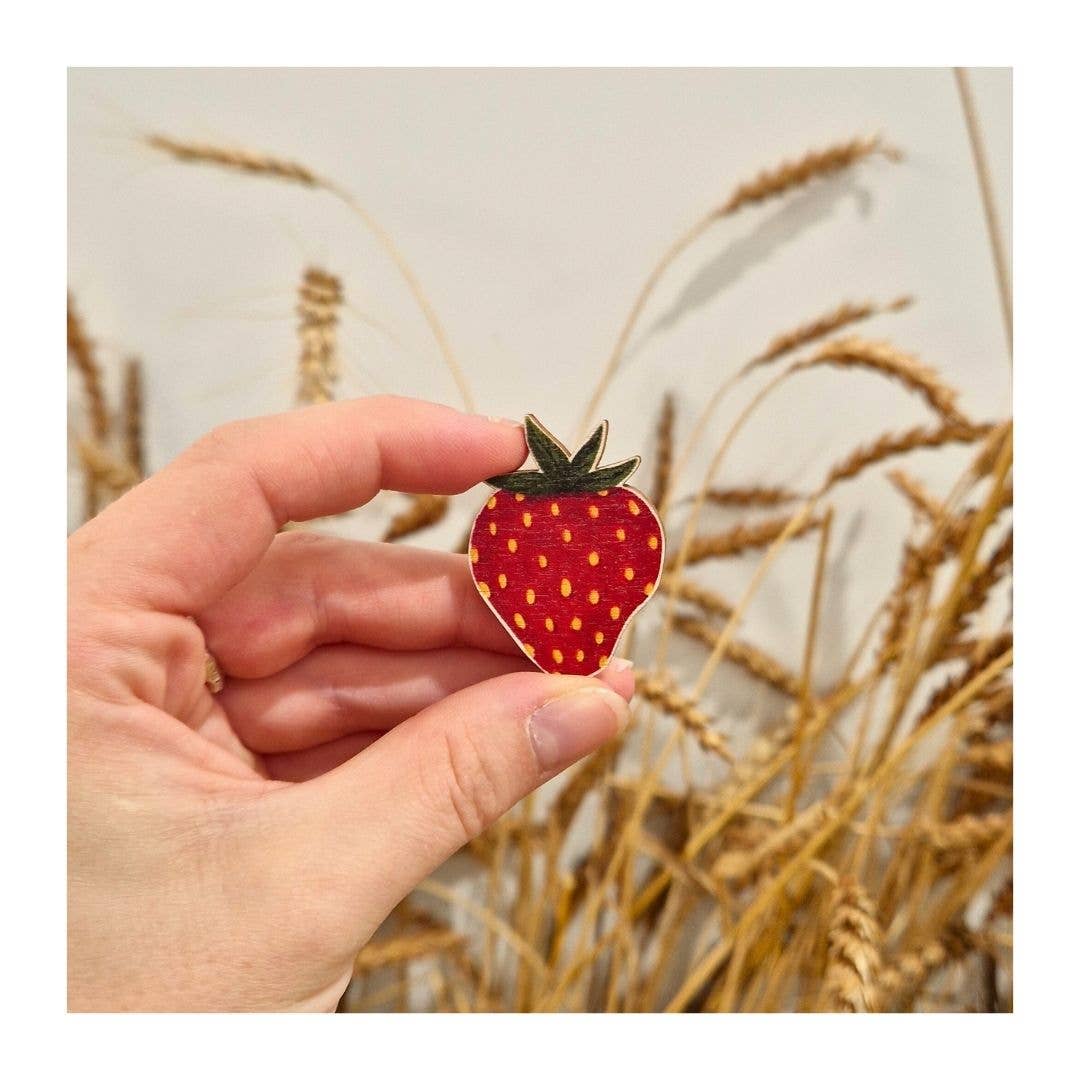 Blackbird & Bloom Strawberry Needleminder