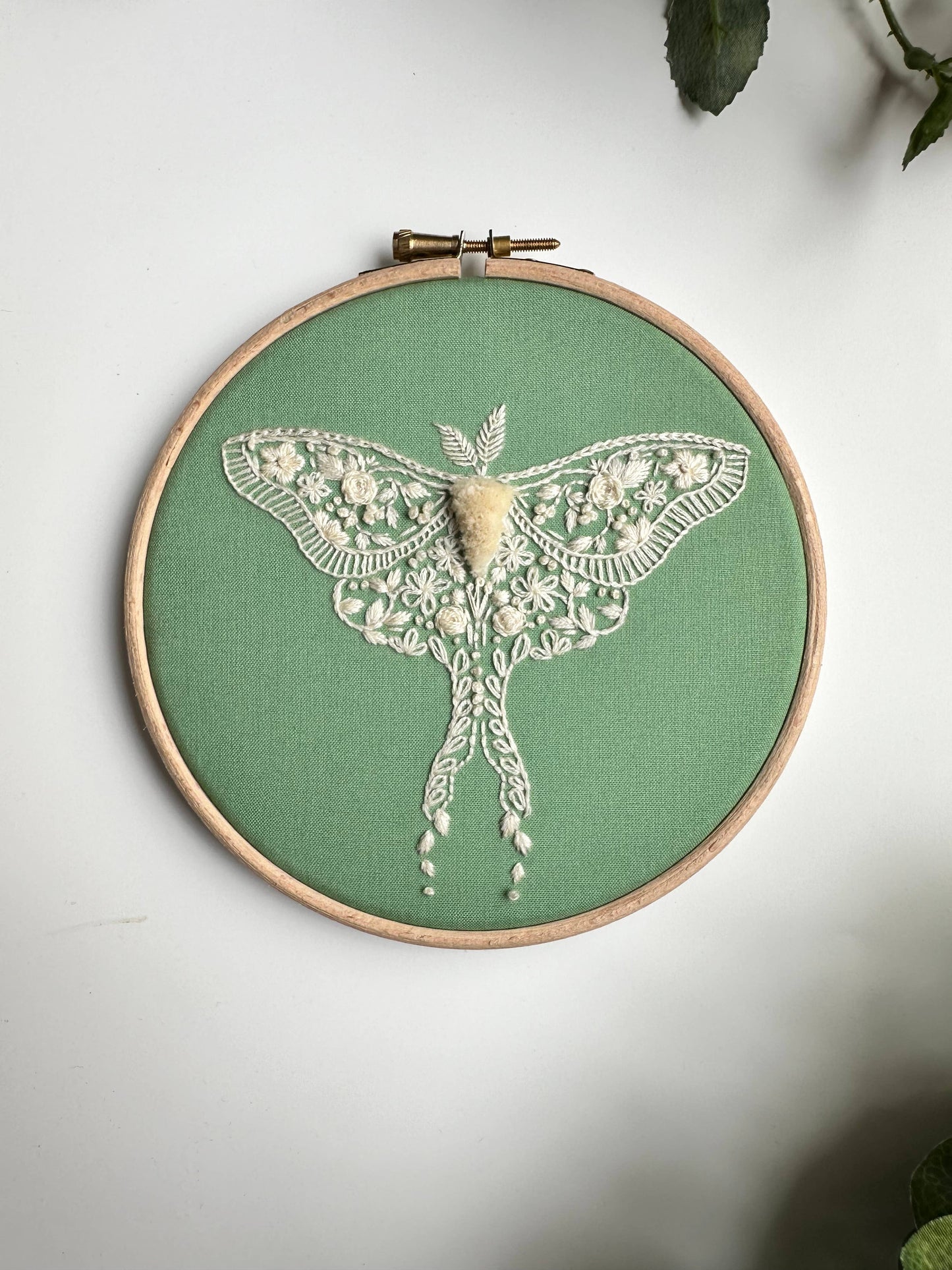 Nest Embirdery Vintage Moth Kit
