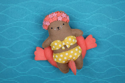 Kiriki Press Flamingo Cat Felt Doll Kit